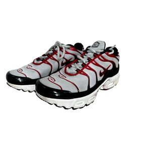 Nike Air Max Plus Pure Platinum University Red Boys Athletic Shoes Size 1.5Y‎